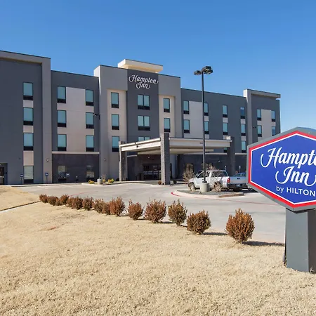 Hampton Inn Mustang